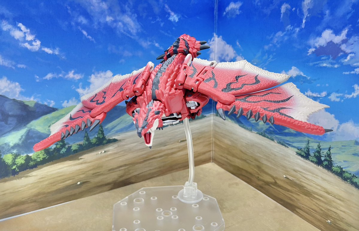 Roborobo2531_Cf's tweet image. リオレウスプライム、これはマジでいいリデコでしょ…!
両形態とも一目でモンハンってわかるし塗装、造形めっちゃ細かいし収納できるマトリクスついてるし…
ちなみにモンハン本編はXXやってたけど1週間でやめましたね
#トランスフォーマー