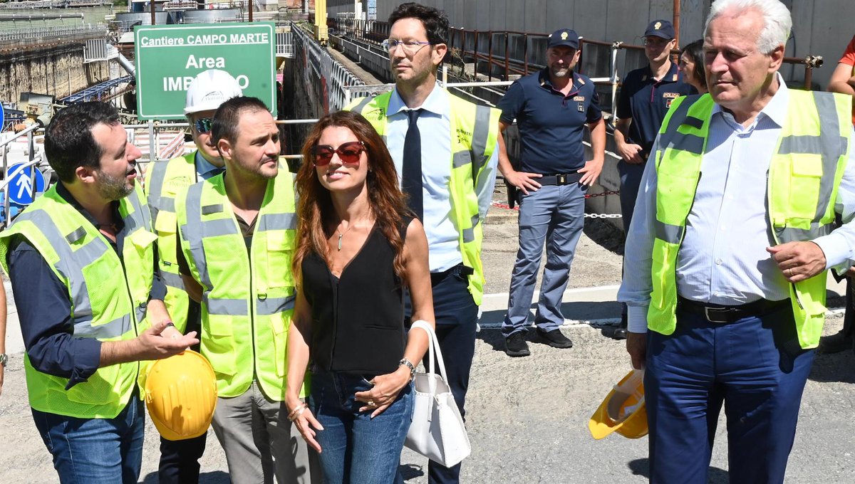 rep_firenze's tweet image. Salvini visita il cantiere della Tav: “Fare presto il people mover”, chiede Giani al ministro firenze.repubblica.it/cronaca/2025/0…