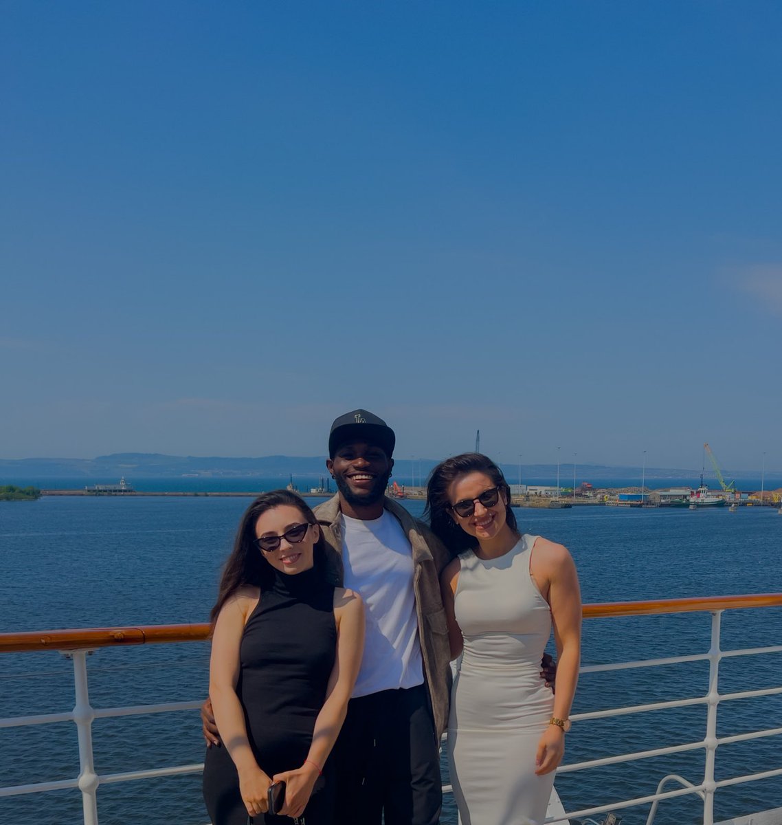PartyPOPSTA's tweet image. 10 lucky persons in the comments. Who’s in this picture? Wrong answers only 😂