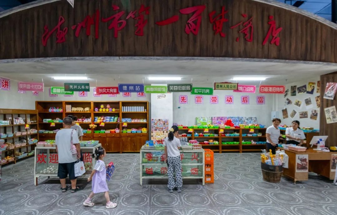 tianzige4's tweet image. 时间这东西很奇妙，几十年的光阴说长不长，说短不短，恰好足够我们用来怀旧。…