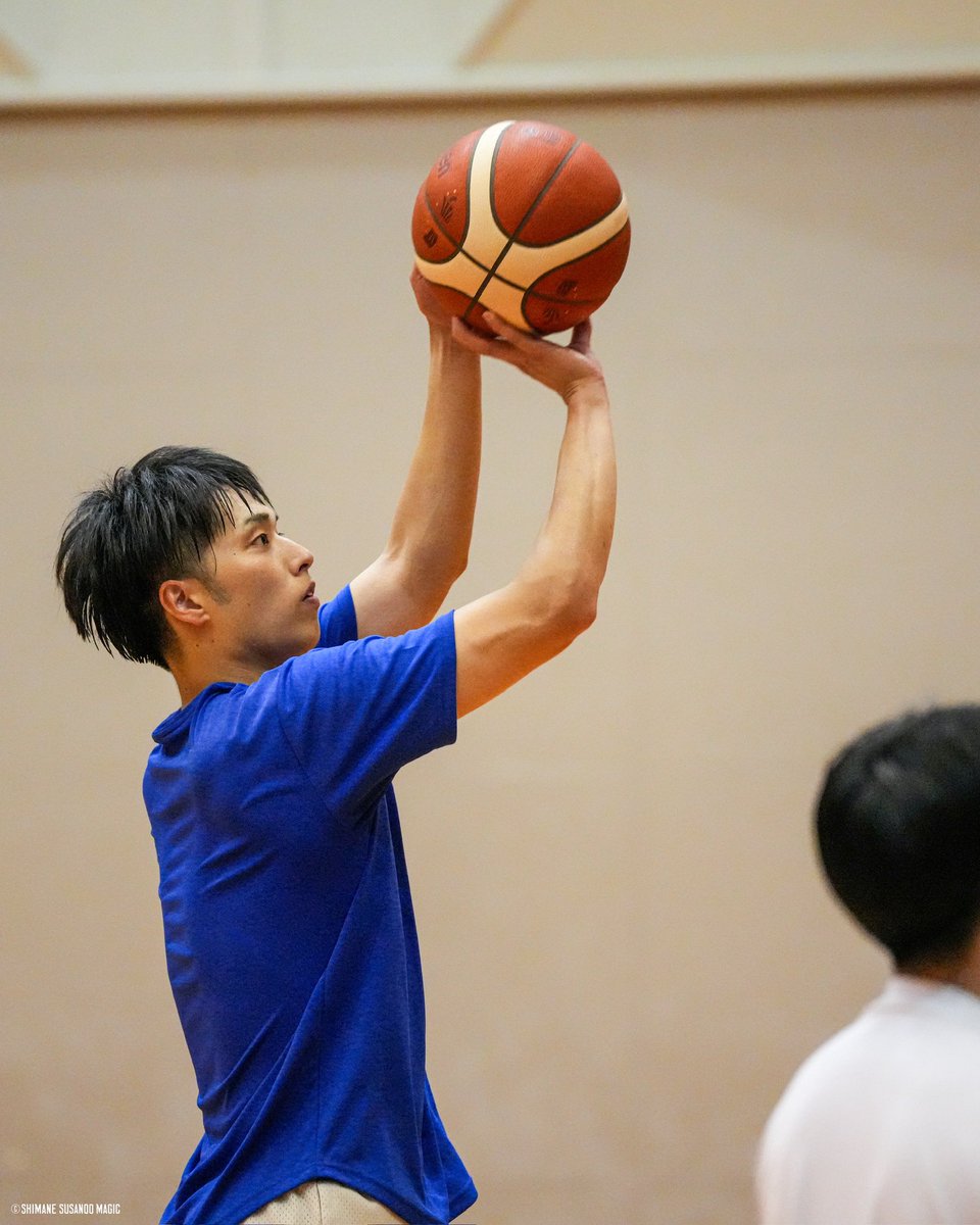 susanoo_m's tweet image. 毎日暑すぎて溶けそうな日が続いてますが...🥵
#岡田侑大 が元気にチームに合流しました🏀
ストイックに汗を流しながら練習に励んでます🏃➡️
少しずつギアを上げながら、さらに熱くなっていきます🔥🔥
#島根スサノオマジック
#bリーグ