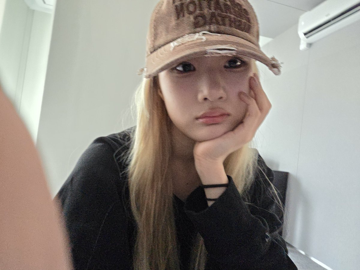 theH2HGLOBAL's tweet image. 250726 JUUN Weverse Update
#Hearts2Hearts #하츠투하츠 #H2H @Hearts2Hearts