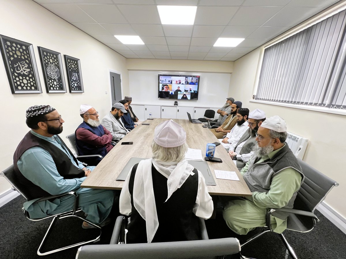 25.07.25 | Jamia Al-Karam completes its 40th academic year. To commemorate this milestone, a special staff meeting was held, attended by staff and graduates and the Founder and Principal <a href="/ShaykhPirzada/">M I H Pirzada</a>.

More: facebook.com/JamiaAlKaram/p…