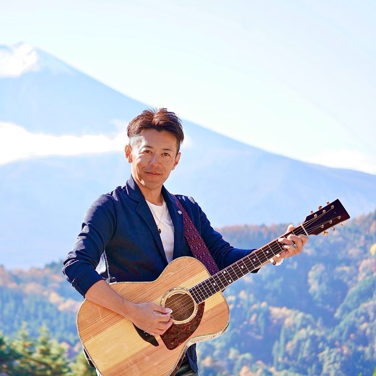 yamanashi_fw's tweet photo. 【シンガーソングライターの #伸太郎 さんが
YouTube生配信の解説と始球式を担当‼️ 】

〈日程はこちら👇🏻〉
🗓：2025年8月3日（日）
⏱：18:00 試合開始予定
🆚： #神奈川フューチャードリームス
📍：山日YBS球場

ぜひ始球式からお楽しみください！⚾️
YouTubeでのライブ配信もお見逃しなく！ 
チャンネル登録も忘れずに❗️
https://t.co/20xIMOzisS

https://t.co/AIu3xLCXKn
#山梨ファイアーウィンズ
#ルートインBCリーグ
#LetsGoAllOut