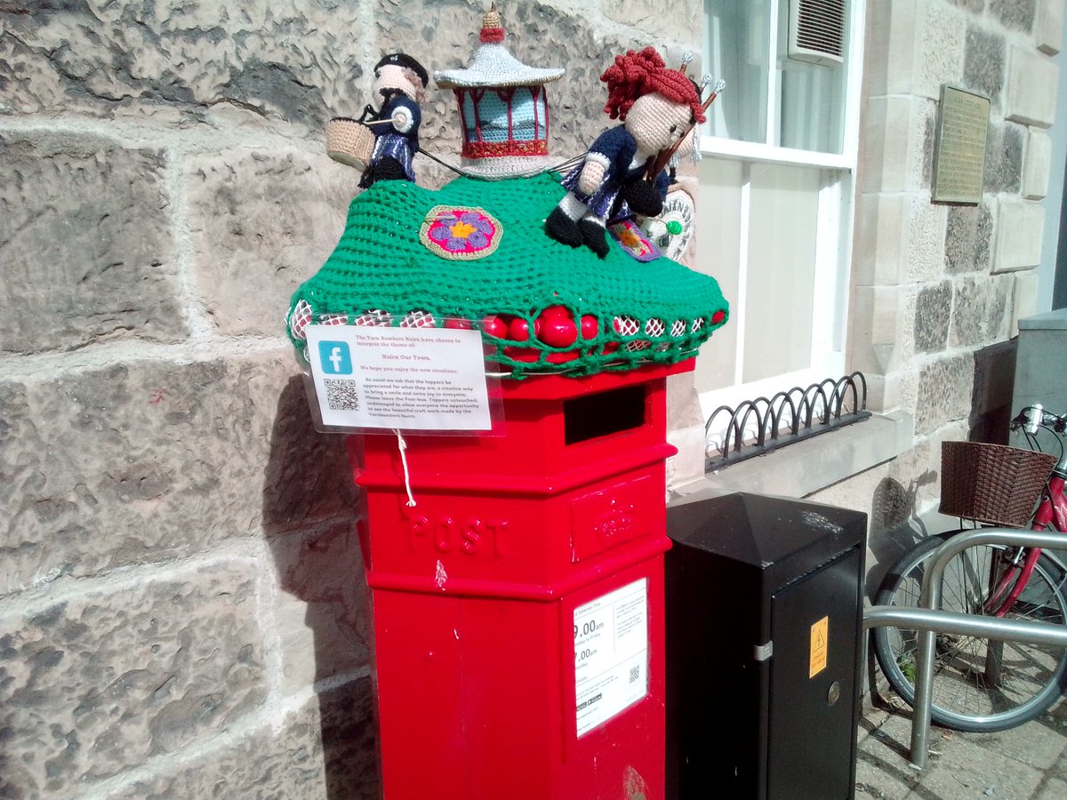 DavidRoger1951's tweet image. Old shot of the box at #Nairn  Court House with Bandstand topper.

#postboxsaturday 📮
#yarnbombers