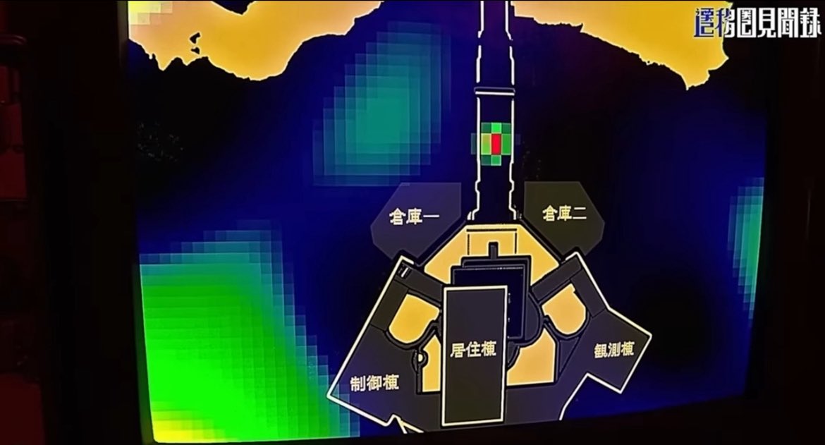 poni700's tweet image. 遷移圏見聞録の新作が考察コメント含めて最高だった〜
棟に真っ直ぐ近づいてた小さいのはユガミなのかユガミに追いかけられたナニかなのか…(消えたのも怖い)海辺にいた人と中和の関連性とか1代目ってどうなったのかとか気になること多い〜〜
あと来訪者って表現怖くて良すぎる