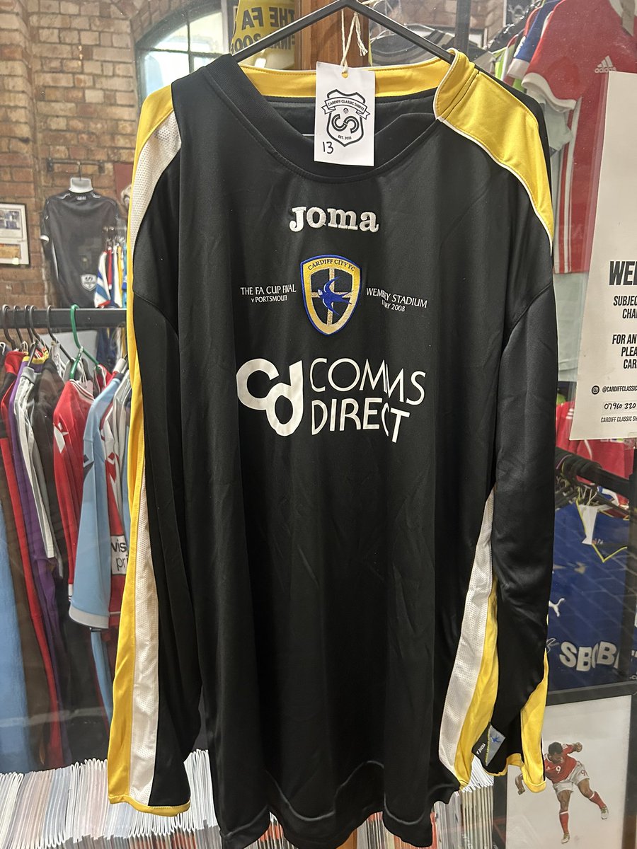 ClassicshirtCDF's tweet image. Some other new bits to hit the shop this week.
Yes that is a signed Gareth bale spurs shirt. Thanks for asking!