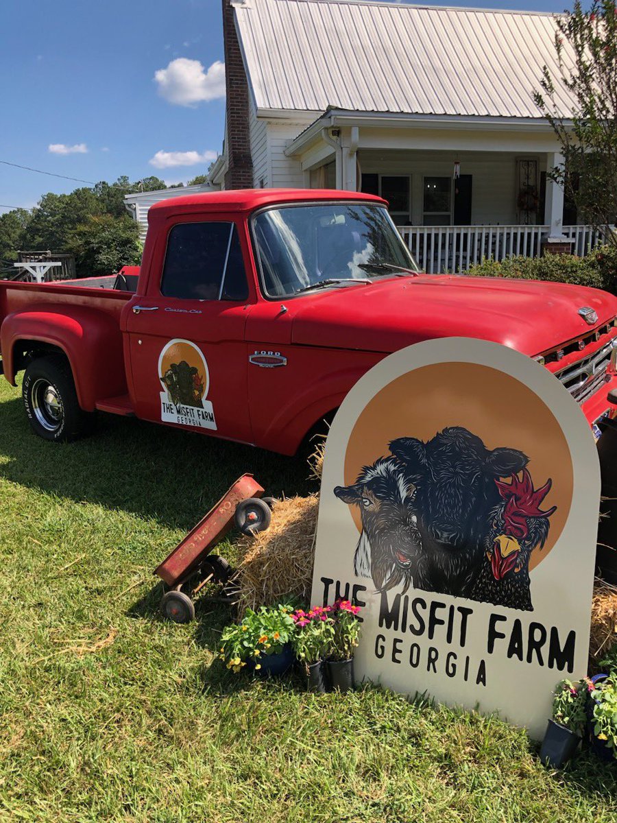 Good morning from the farm! 

Today is going to be a great day!  I have invited all the District 3 chairmen/women to our farm today.

It will be nice to see the ones I know an others I look forward to getting to know.