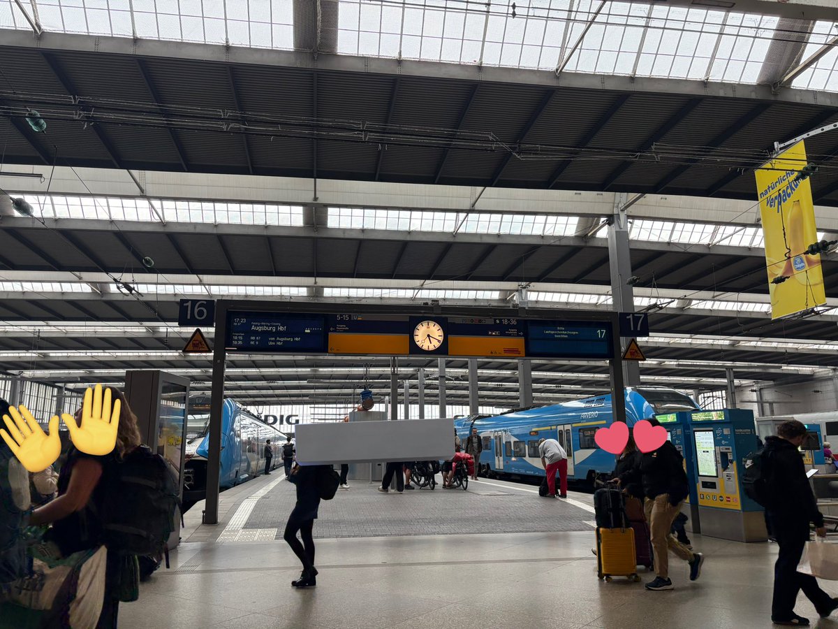 Soleadonauta's tweet image. ミュンヘン中央駅、ヨーロッパのでかい駅って感じ〜！ドイツって感じ〜！忙しないけど結構好き🛤️