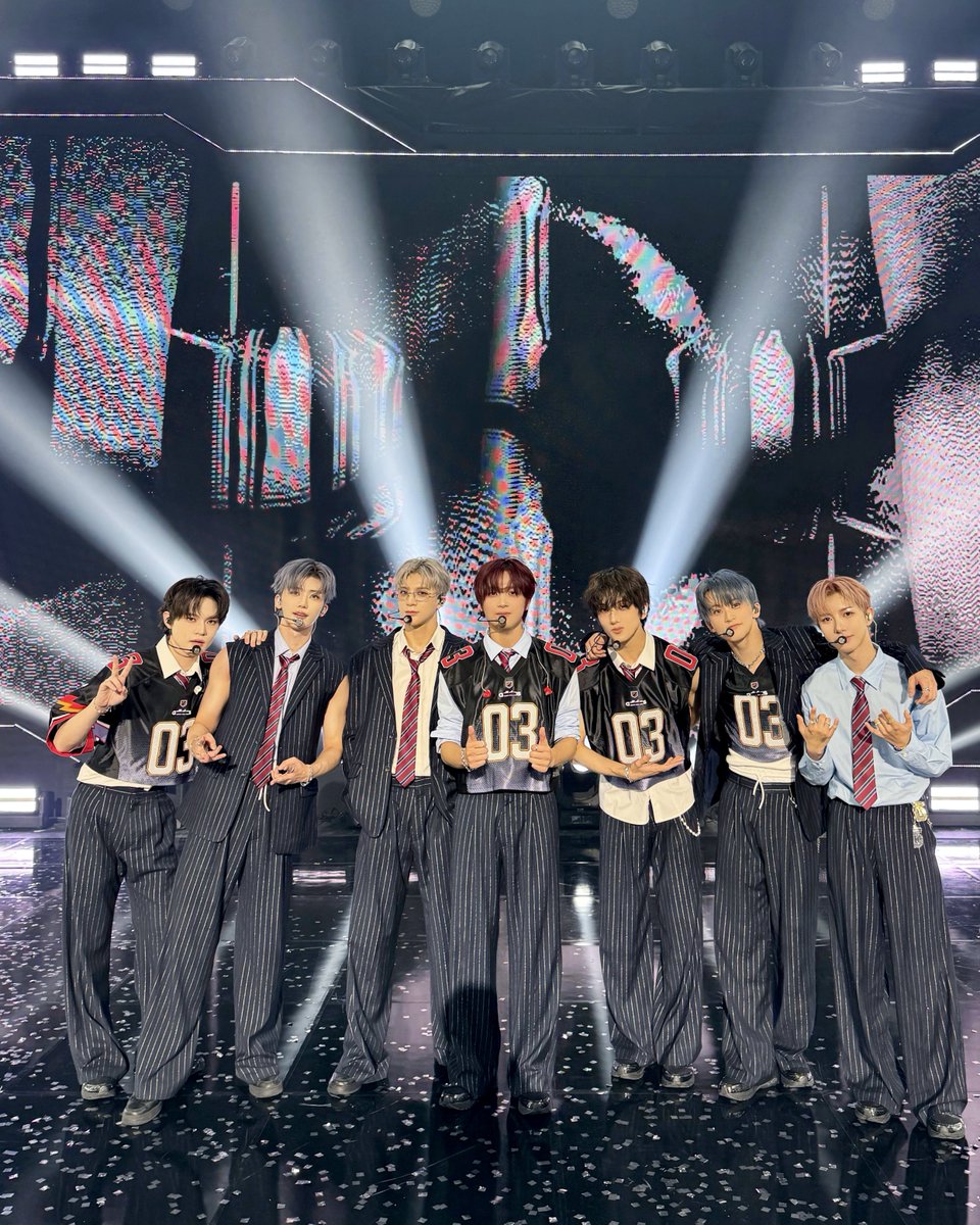 음중 1위 이틀 연속 1위 너무 고마워여~거의 매번 1위가수 될수있는거 너무나 당연하지않고 감사한 일이라고 생각해요~시즈니 덕분에 이번 활동도 너무 행복하게 마무리 한것같애여~!

#CHENLE #NCTDREAM 
#BTTF #NCTDREAM_BTTF
#CHILLER #NCTDREAM_CHILLER
#BTTF2ndWin