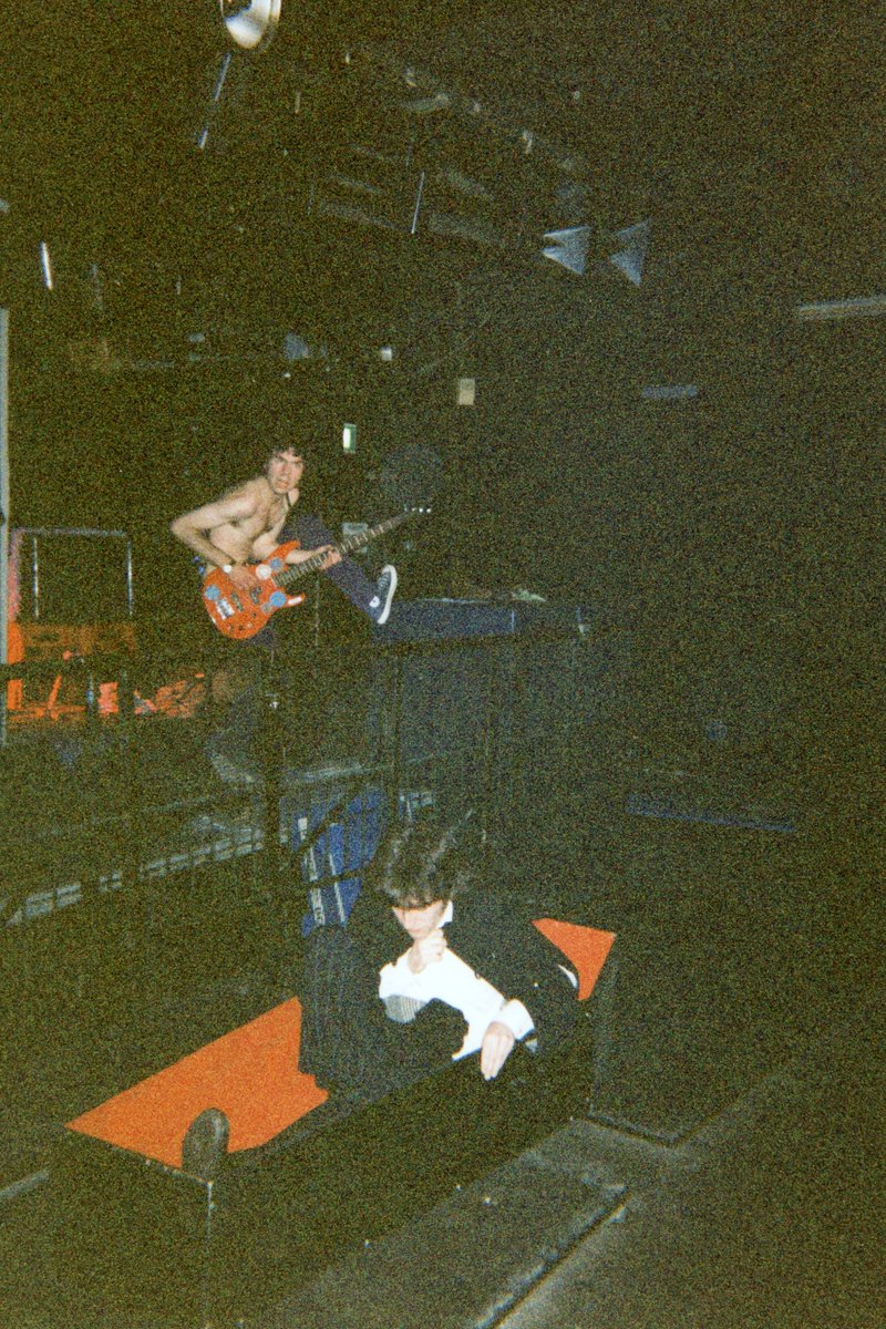 TheDylanRabbit's tweet image. Summer 1998. We played a gig at the Alleycat in Reading. Blur played there a few days later. I suspect they may have had a bigger audience...