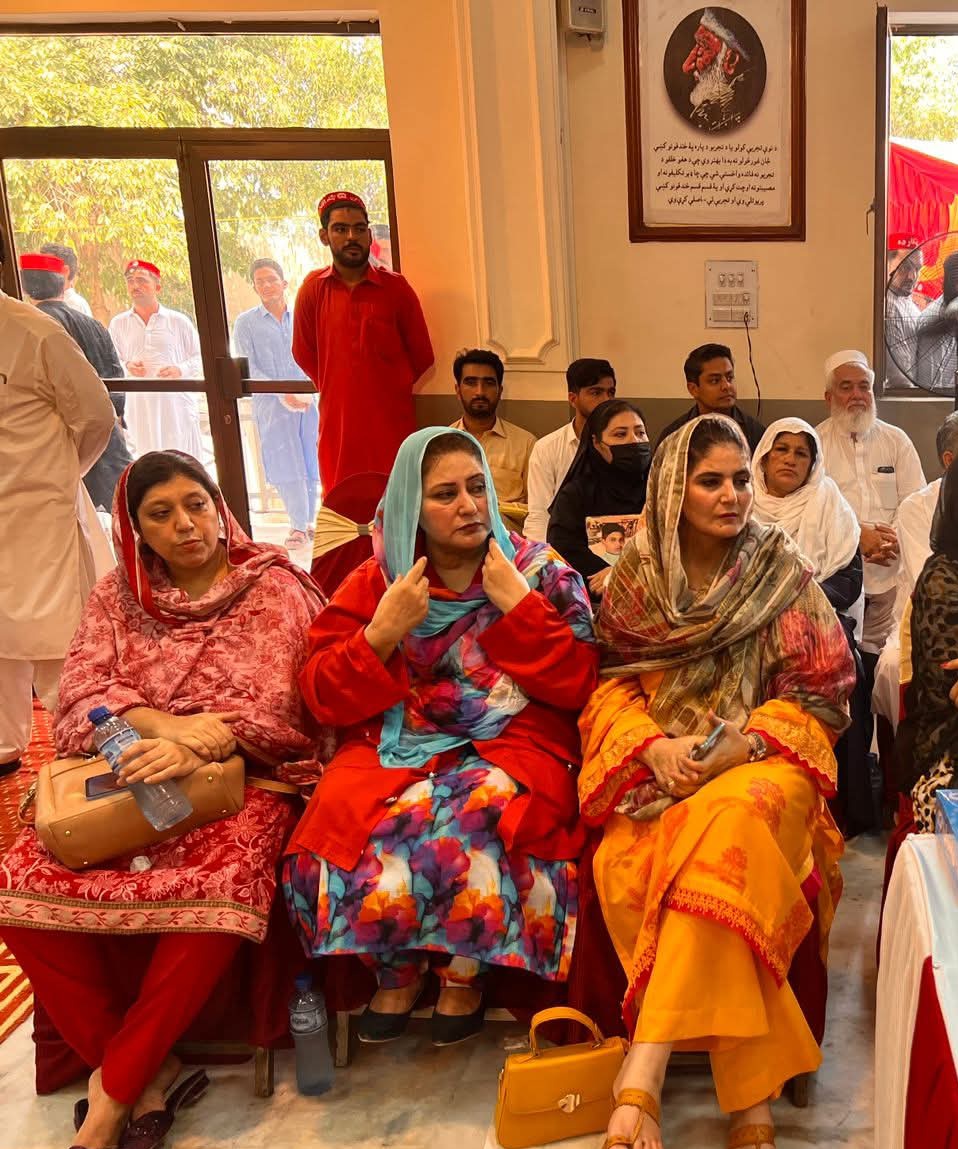 Palwasha_Abbas's tweet image. Today at Bacha khan Markaz Peshawar at Qomi Aman jirga
#قامی_امن_جرګه