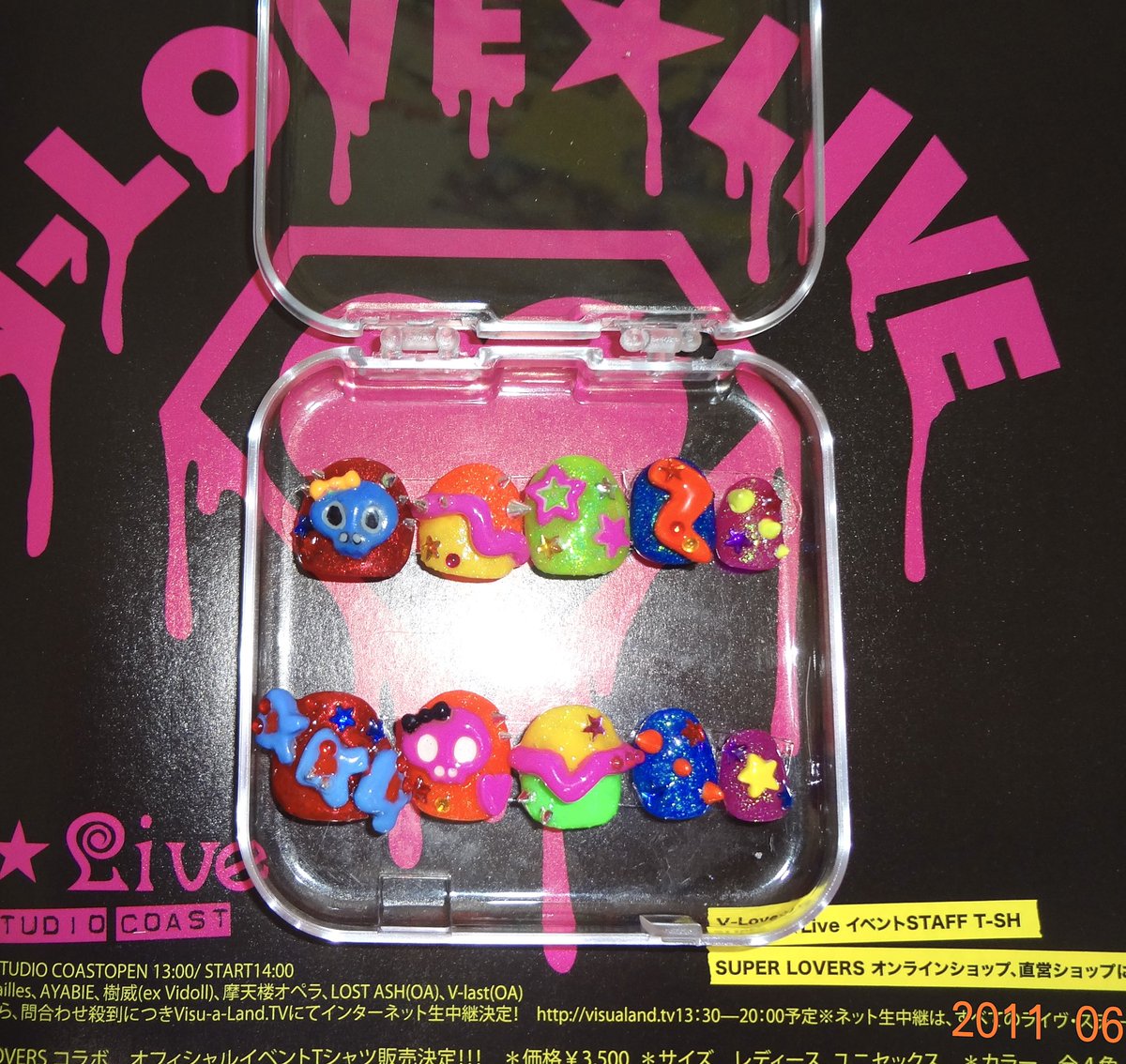 ch4er11's tweet image. 무지개 네일🌈😋