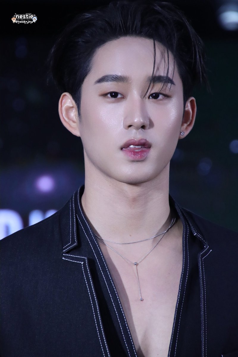 นีมาก!!!!!!! โซ๊ะเกิน!!!!!!!!!

#est_rvp