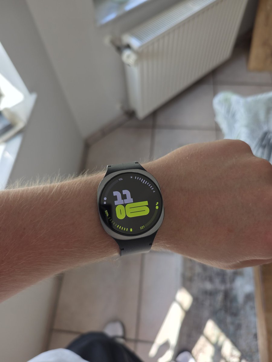MaxJmb's tweet image. I'm lucky to have all the latest Samsung smartwatches at home, and I came to a conclusion: The Galaxy Watch Ultra (2025) is great for the gym, the Galaxy Watch 8 is the most comfortable to wear at night, and the Watch 8 Classic just looks the best
See me changing Watches three…