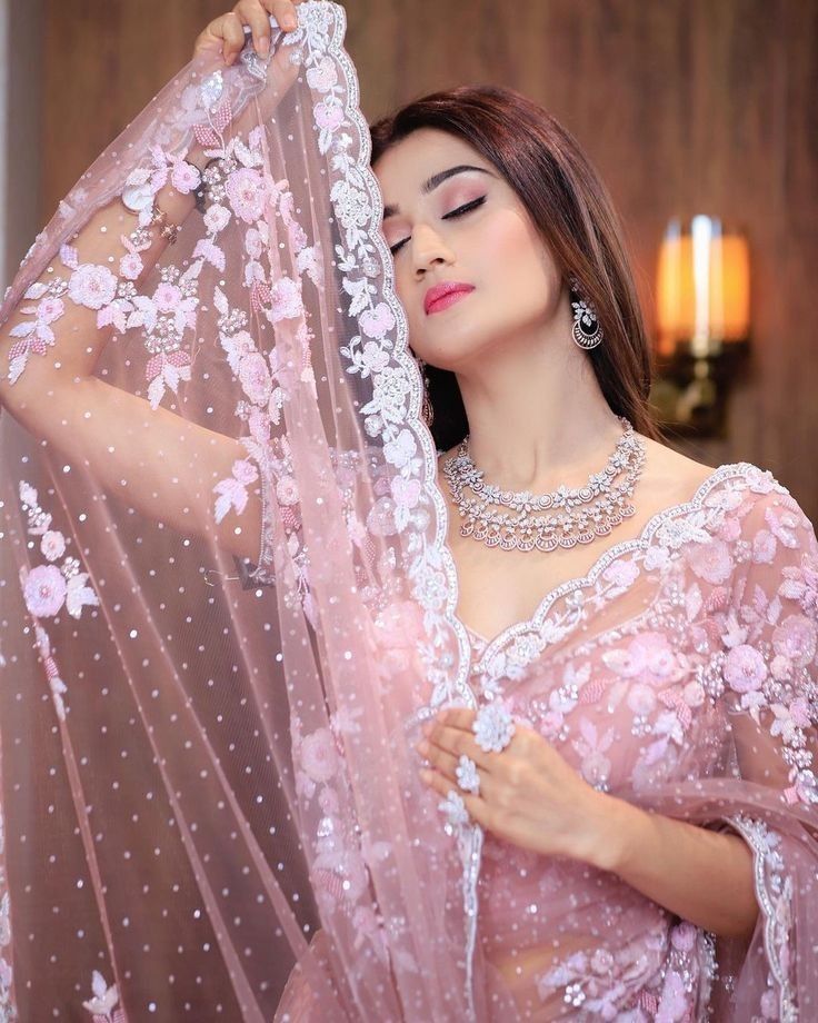 poonamg51580's tweet image. दर्द सारे मिट जाते हैं पल भर के लिए
#जब .....
सीने से तुम लगाते हो.........
💞
#भर जाने दिया करो ,कुछ जख्मों को
बडी मुश्किल से तुम हमारे करीब
#आते हो ...!!!!
💞
#दिल का सुकून