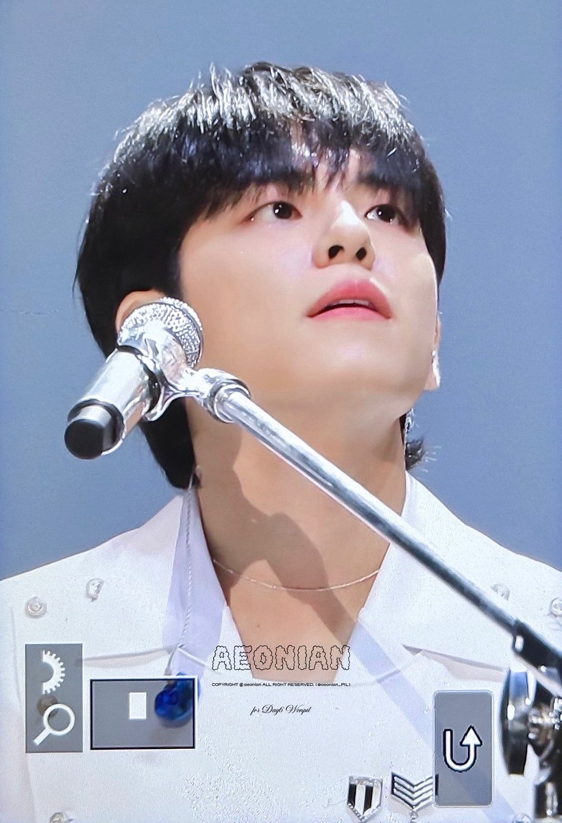 aeonian_PIL's tweet image. 250726 Pier10 #μν #WONPIL #λ°μ΄μμ€ #DAY6 preview