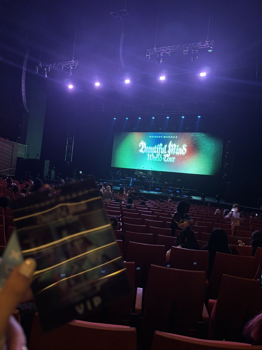 oreoakie's tweet image. Singapore aint that far ig 🙃