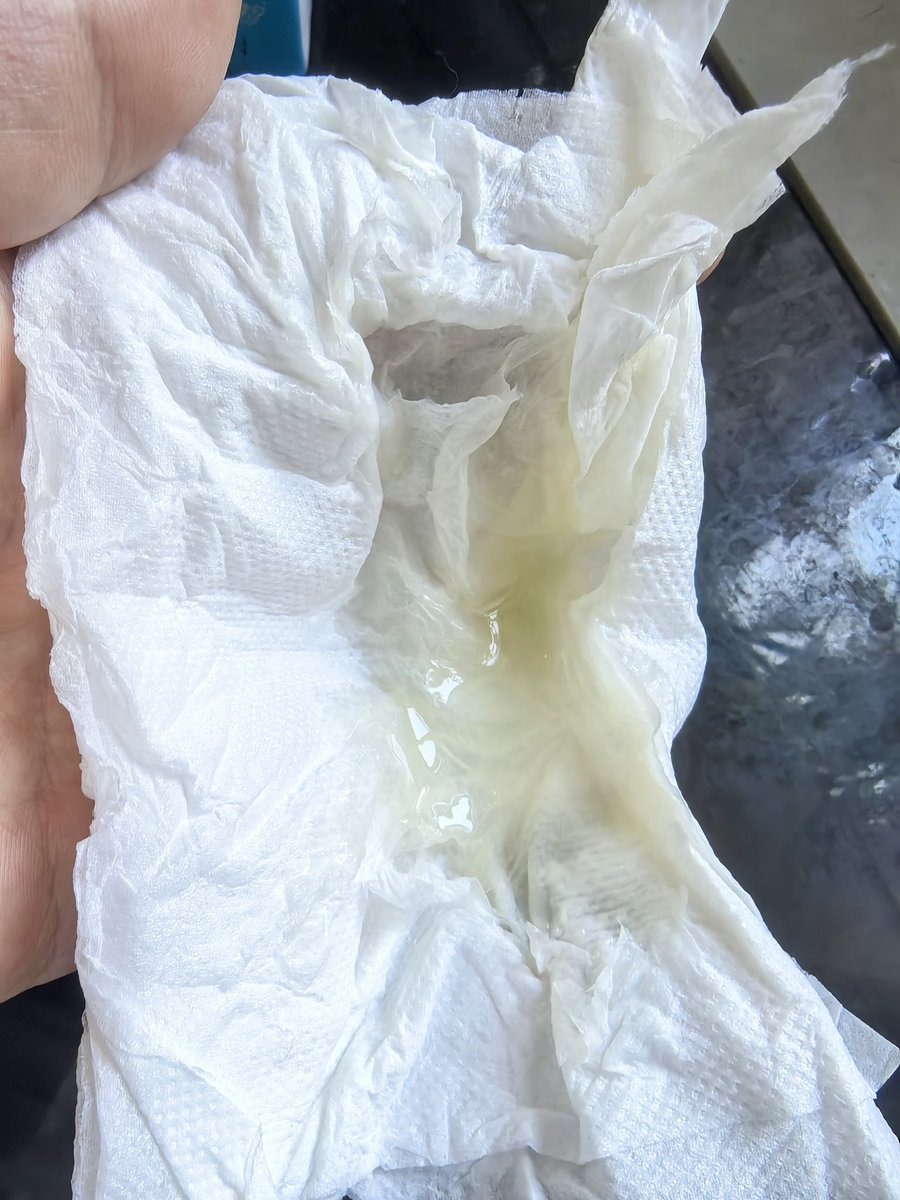 好久没有更了，
今天三点多纯手工采的鲜奶