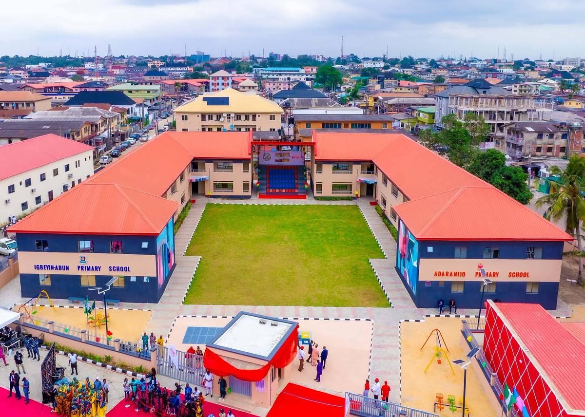 TheTope_Ajayi's tweet image. From Lagos' example, over the years, we now know Local Governments can actually serve their purpose of driving development at the grassroots.
In Tinubu's Lagos, local governments build schools, primary health centres, fire service stations, markets, and construct roads, among…