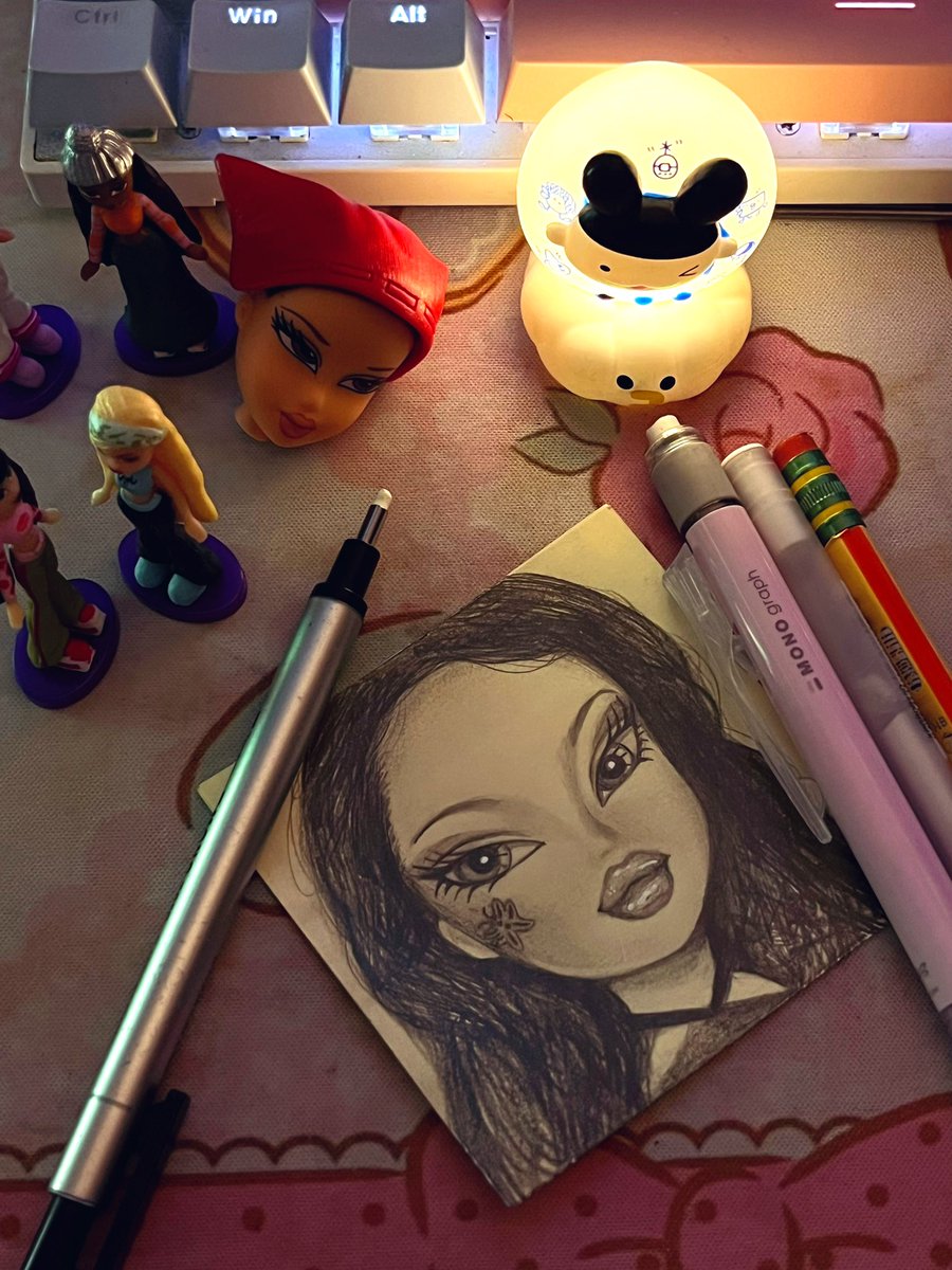 quirkedupshawdy's tweet image. got bored while working so i sketched fashion pixiez Jade on a post-it note✨