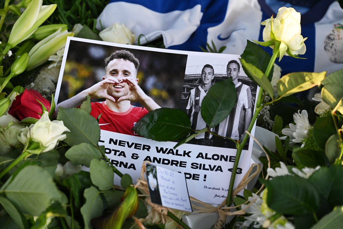 · Las ofrendas a Diogo Jota y su hermano André Silva en Anfield se han retirado gradualmente durante la última semana y se han separado cuidadosamente y almacenado de forma segura.

· Las ofrendas florales se compostarán y se utilizarán en parterres en todas las instalaciones del