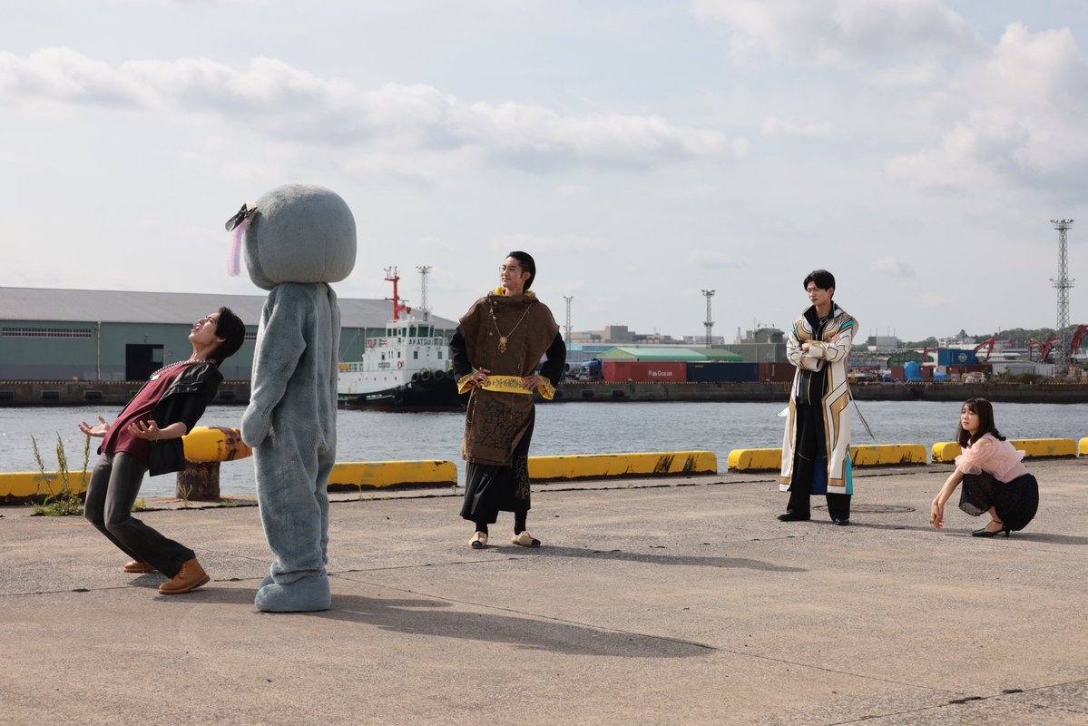 Gozyu_toei's tweet image. 明日朝9時半からは!
#ナンバーワン戦隊コジュウジャー
第23話「孤独な超新星、覚醒ウルフ!」🐺💫
裏切りの陸王と
暴走のファイヤキャンドル。
オルカブースターの真の使い手は誰に!?
映画だけじゃなく本編の展開にも
お見逃しなく🔥🔥🔥