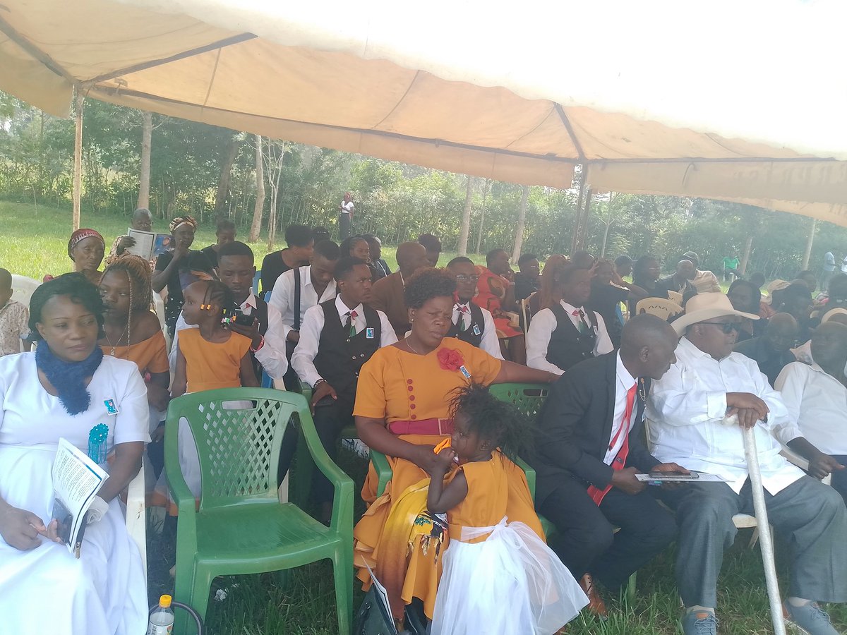 _James041's tweet image. We are in Busia County, Butula attending the burial of Timothy Odhiambo Bwibo.
Timothy Odhiambo was shot on 25th June 2025 in Eldoret during the #Justice4OurMashujaa protests.
Timothy was a comrade, a patriot and a fighter.
Forever in our hearts.
#RutoMustGo