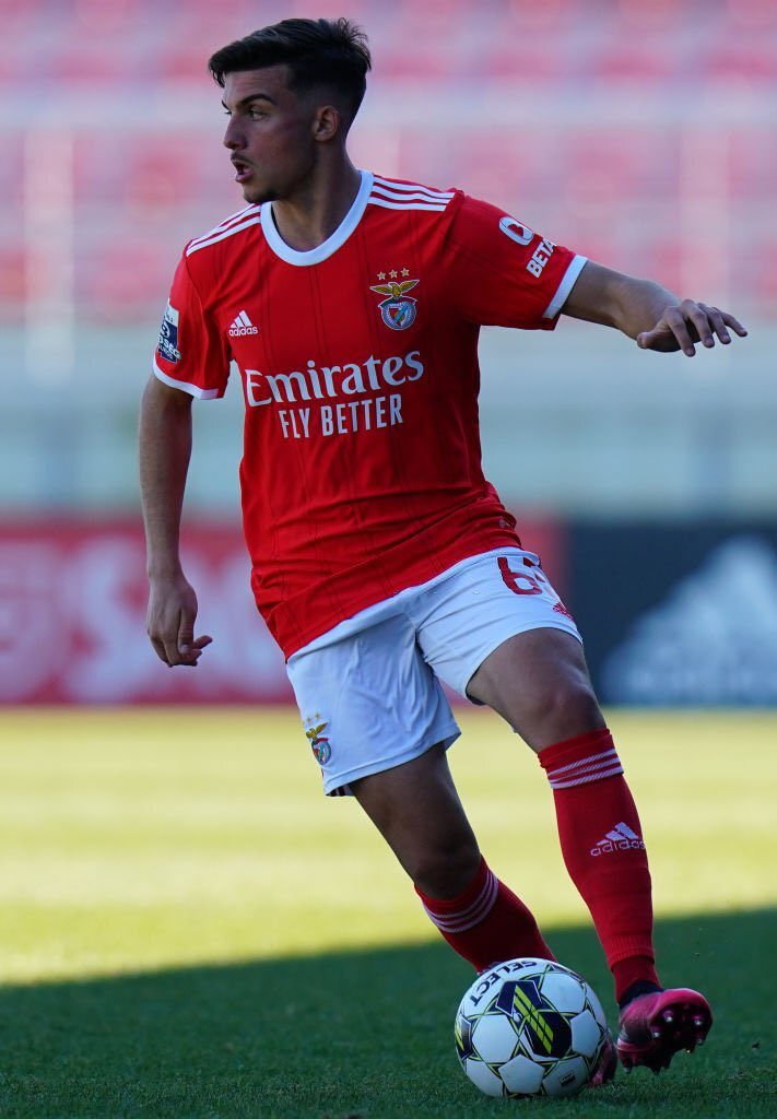 mnbralainfc's tweet image. 🚨🚨🚨📰 – ريكورد البرتغالية:
• العين يتعاقد مع رافائيل رودريغيز الظهير الأيسر لـ بنفيكا البرتغالي على سبيل الإعارة لمدة موسم 🟣
