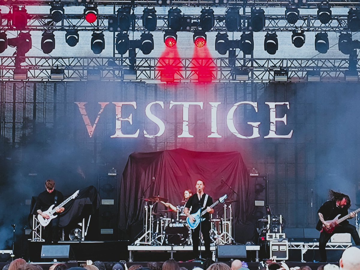 UniqueHiFi's tweet photo. ArtMania 2025
Sibiu, Transylvania - Day 1
VESTIGE 🇫🇷 (modern metal)
SYLVAINE 🇳🇴 (blackgaze)
DREAM THEATER 🇺🇸 (Godz of progressive metal)
#ArtMania #Sibiu https://t.co/3BowAUHe50