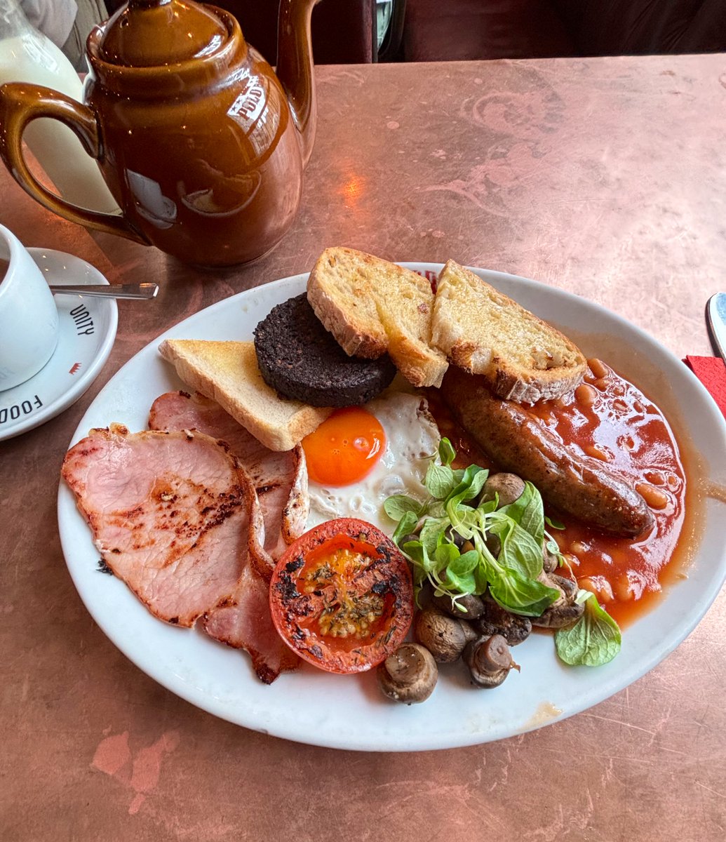LondonPubMap's tweet photo. Before hitting the pub, I stopped by The Polo Bar opposite Liverpool Street for breakfast. Lovely grub — the sausage was spot on and the black pudding had a nice peppery kick. Rated it.
#PoloBar #Breakfast #FryUp https://t.co/0k7EK9pgOR