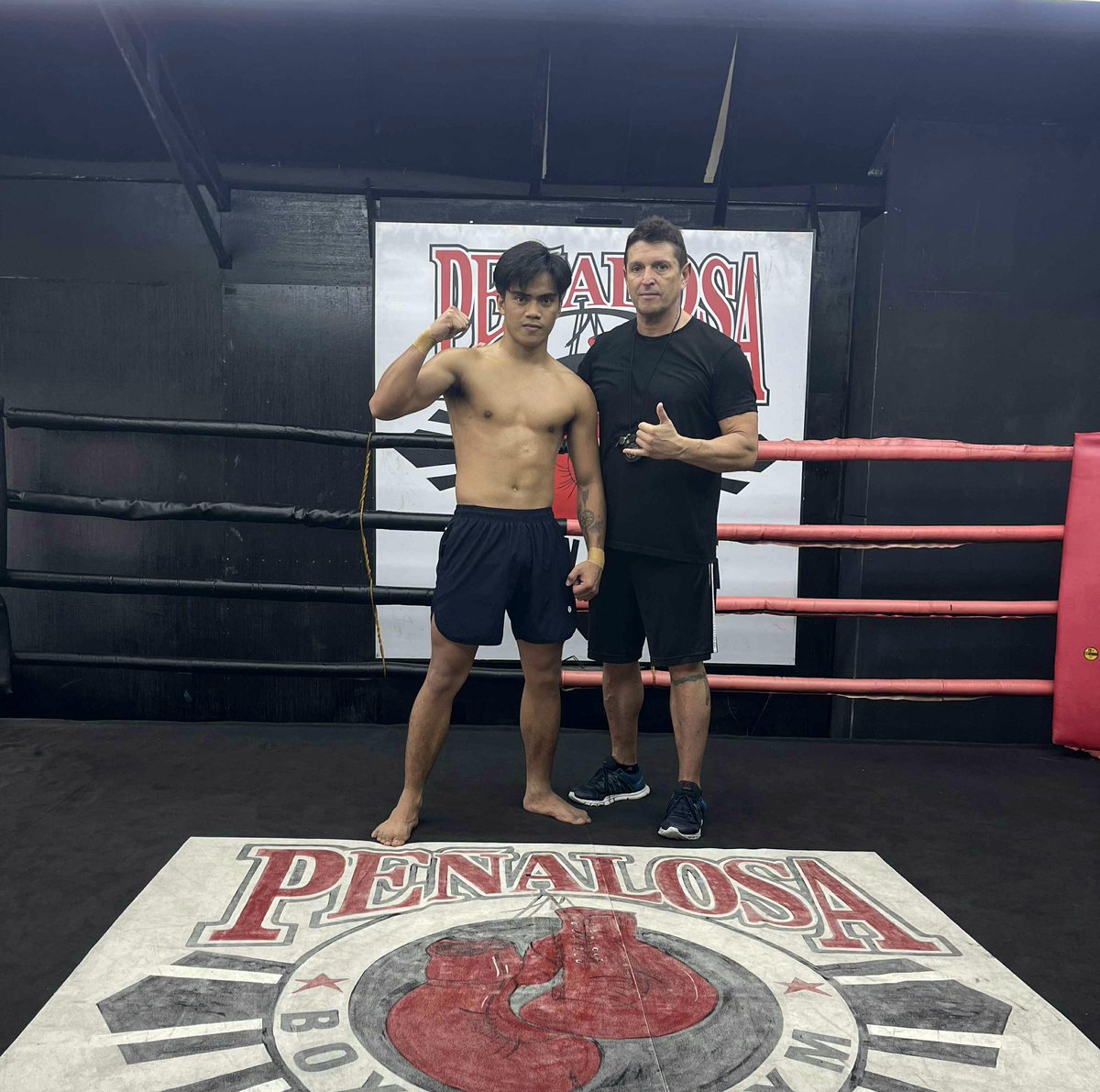 OneSportsPHL's tweet photo. NEXT IN LINE FOR GREATNESS 🇵🇭🥊

Legendary coach Alex Ariza returns to the fight game to back undefeated prospect Kenneth Llover in his upcoming clash vs. former world champ Luis Concepcion on August 17.

#LloverConcepcion #BoxingPH

📸 Gerrypens Promotions https://t.co/aDpnqjNLOr