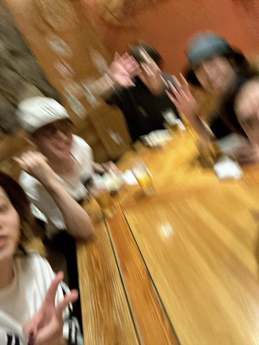 ryuji7117's tweet image. 十周年の感慨深さに浸る暇も無く、稽古は光のように駆け抜け、気づけば東京ドームが目の前に。
初めて一緒に踊る刀剣男士も居たりして、此処はこんなに大きくなったかぁ、
と寂しくある反面、
このメンバーを誇りに思う気持ちも日に日に増していくような感覚。
古参の意地見せつけていこうじゃないの。