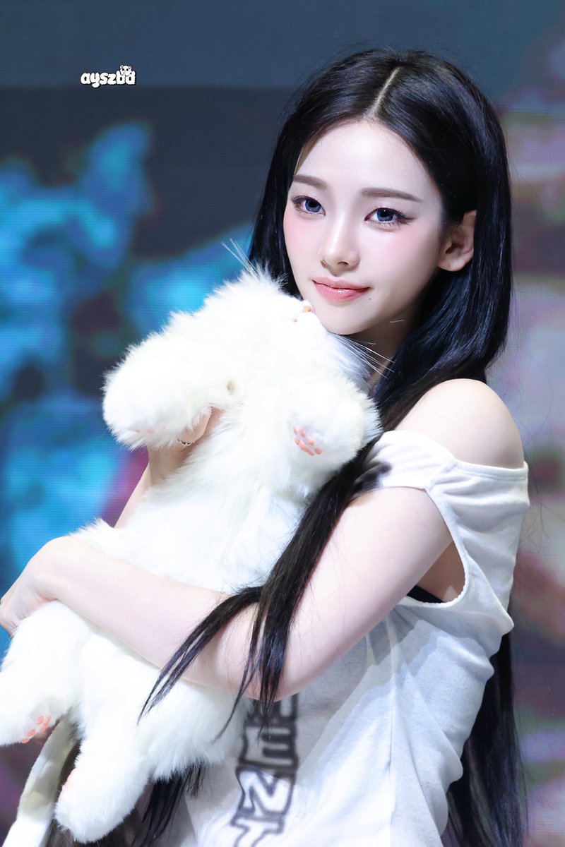 ayeshizuibangd's tweet image. 고양이
#aespa #KARINA  #Karina #카리나 #aespa #에스파