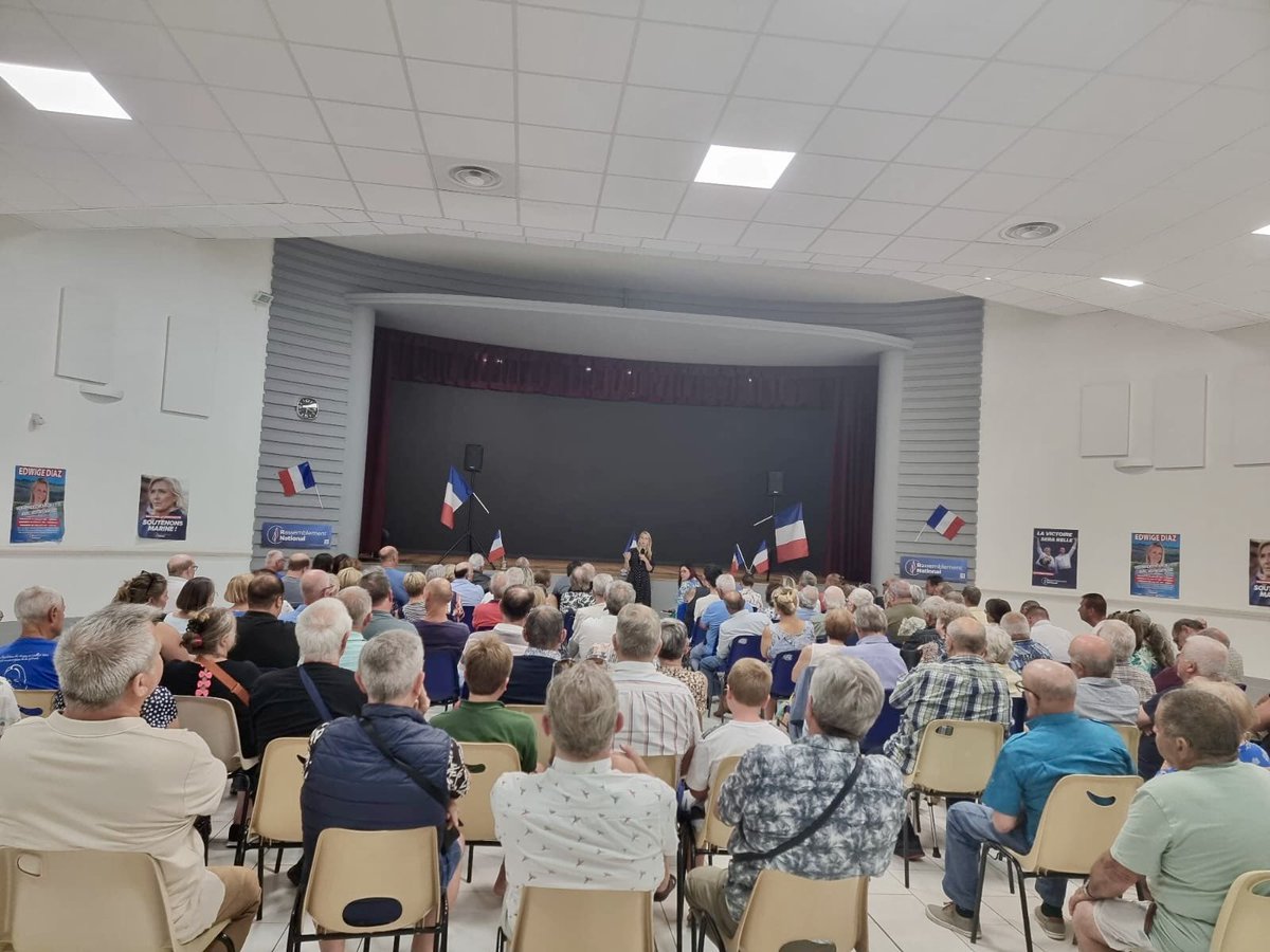 diaz_edwige's tweet image. 🚜 #LoiDuplomb : « Je m’étonne de la virulence des attaques des influenceurs « écolos » à l’encontre des agriculteurs français 🇫🇷, alors qu’ils sont muets sur l’utilisation de l’#Acétamipride au sein de l’Union européenne 🇪🇺 et sur les produits importés en France 🌎 ! »