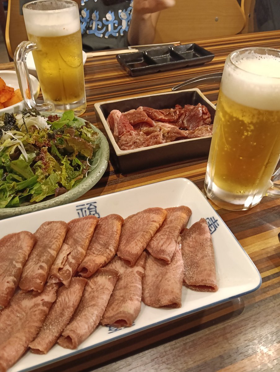toron0503's tweet image. 夫が肉を焼きたいと云うので久しぶりに近所の焼肉へ(*´-`)🍺
