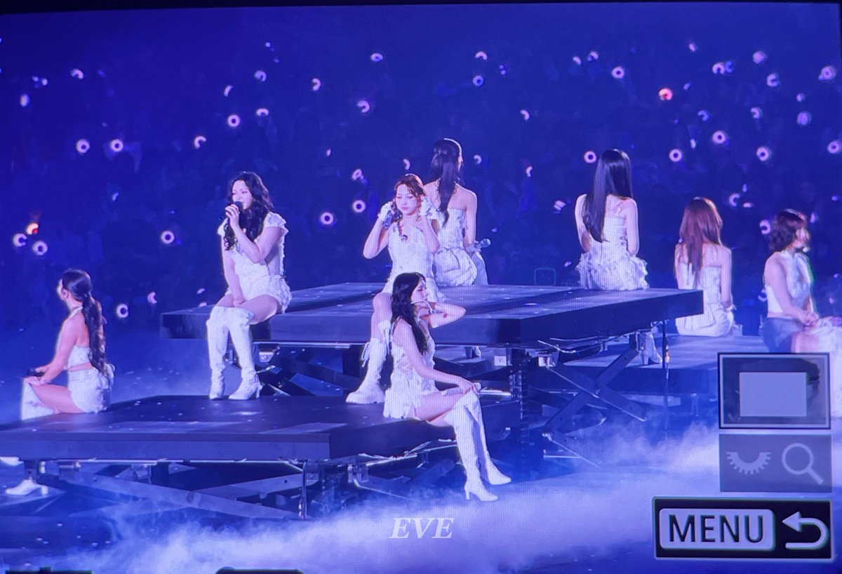 TWICE_EVE's tweet image. 250726 pre
์ค๋์ ํธ์์ด์ค
#TWICE #ํธ์์ด์ค