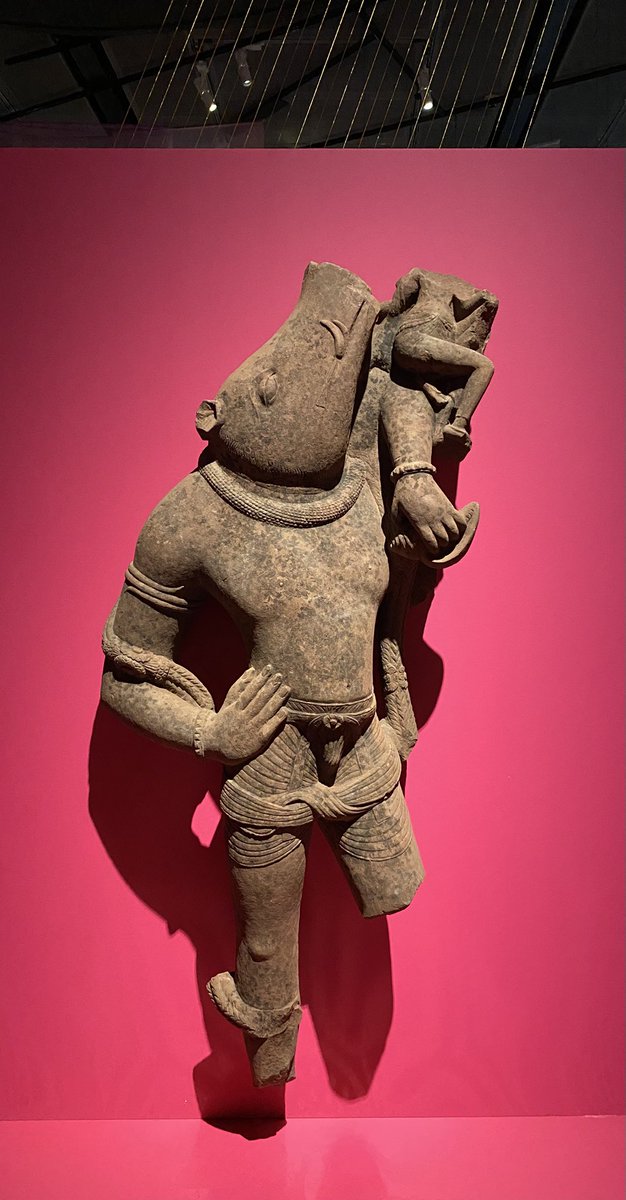 SmaragdinaVisio's tweet image. Rescuing the earth from disaster.
Vishnu has many different avatars. These are the bodily forms he adopts on earth. Varaha, the boar-headed deity, is his third avatar.
Here, Varaha is shown with the goddess Bhu - the personification of earth - on his shoulder, having rescued her…