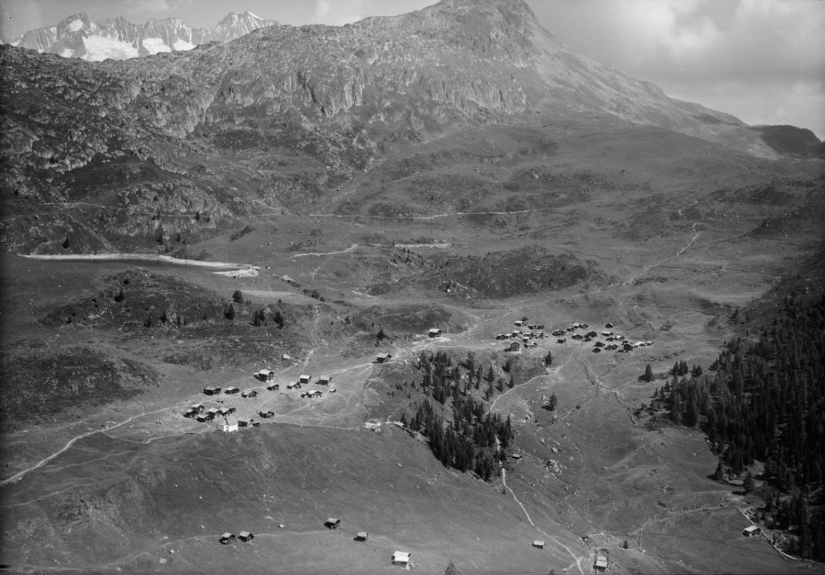 Alpenweerman's tweet image. Topo 1 - Bettmeralp Oberwallis 1950 - 2024
Na de 2e wereldoorlog en met name sinds de aanvang van de wintersport met de komst van de skiliften heeft het Alpenlandschap grote veranderingen ondergaan. De komende tijd zal ik adhv oude Swiss topografie luchtopname's en foto's deze…