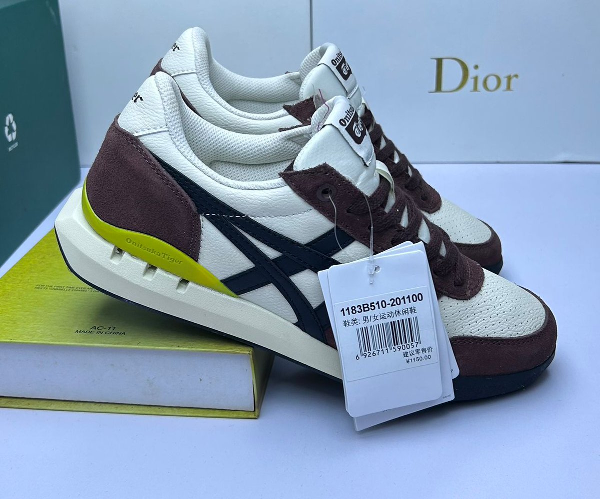 Dream_online_Tz's tweet image. Size 41-44
.
Bei: 90,000/=
.
Njoo Whatsapp Chap βοΈ 0743931620