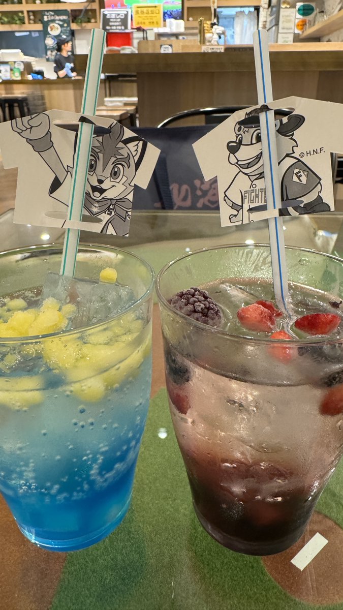 Gallone's tweet image. ゲートくぐる前に一休み
