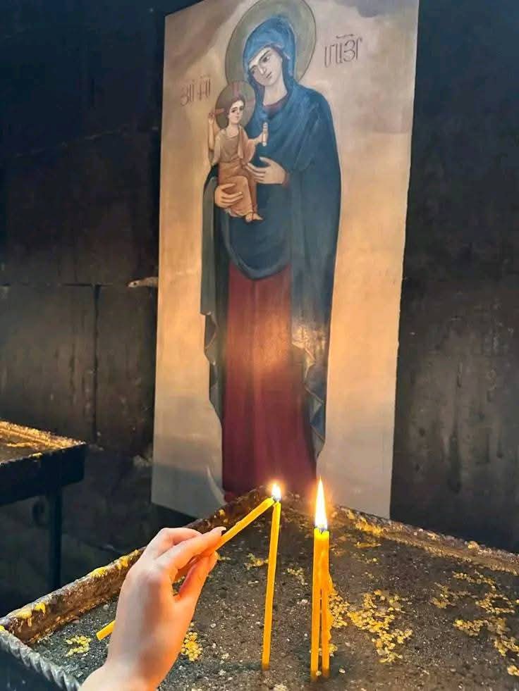 والعشمانين فيكى يا عدرا مدى ايدك ليهم ❤️🙏..