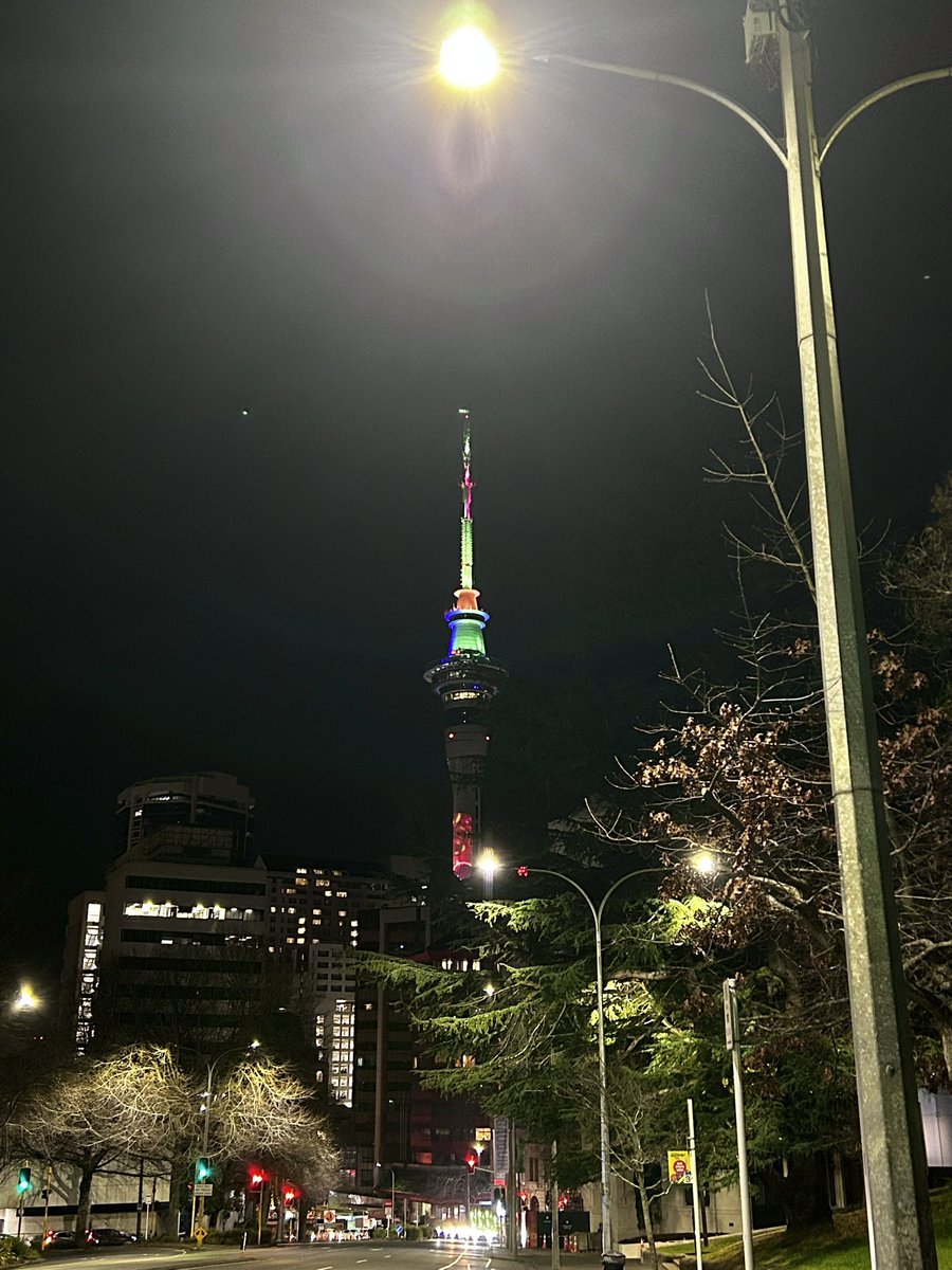 jikasei430's tweet image. 初めてNZから1on1会参加した時も同じ場所でやったんやけど、その時は谷さんが冬服でこっちは夏服だったので、ちょうど逆になったなぁとしみじみ
自分にとっては見慣れた景色になってしまったけど、谷さんの新鮮な反応を見て初心を思い出せました☺️かわいかった
ありがとう🌈
#谷真理佳 #marikaroom