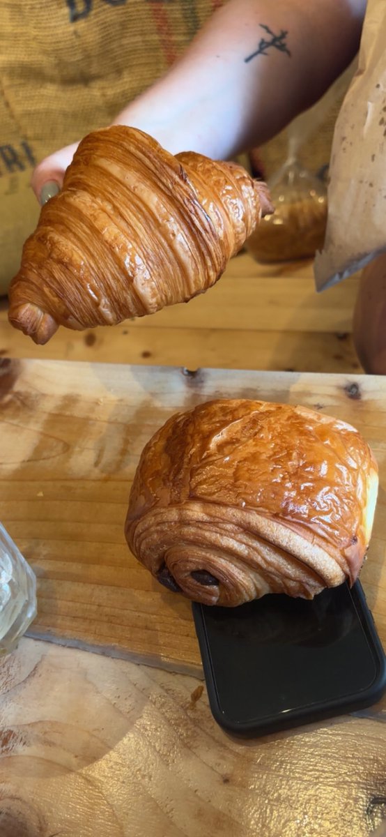 Thrilled to have our local bakers back open again after a refurb #britainsbestloaf 🍞🤩😋