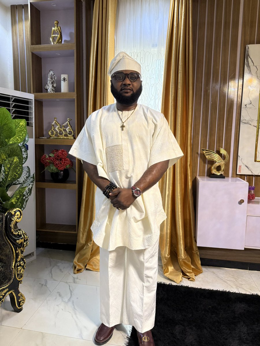 sir_enike's tweet image. It’s time, let’s go for Toyin….
They say I don’t go out, I told them when I go out, I make statements…..today we make statements!!!!
