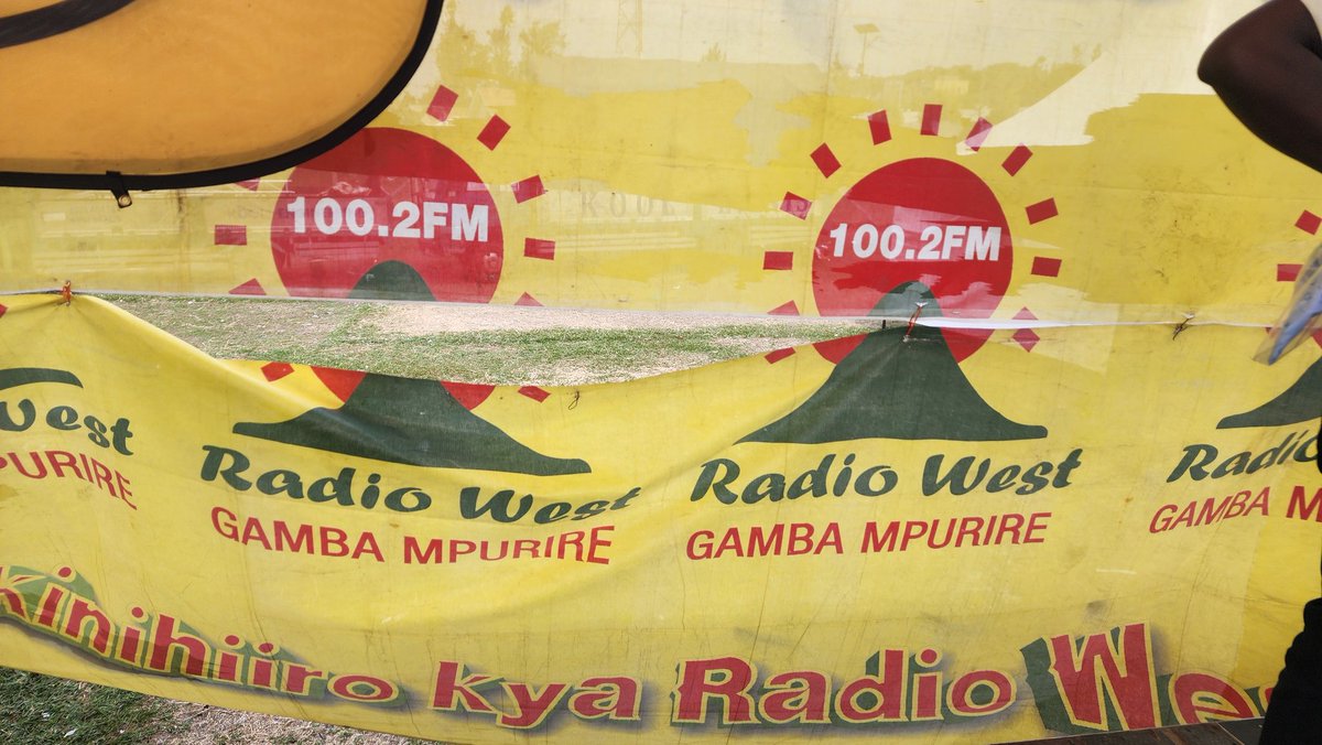 tvwestUG's tweet image. Turi omu kishaayi Kakyeka, Mbarara omu #Ekinihiiro Mira Nkwongyere ekya @radiowestug
Mwahikahi bantumwe...
#Nehinda
#RadioWestAt26