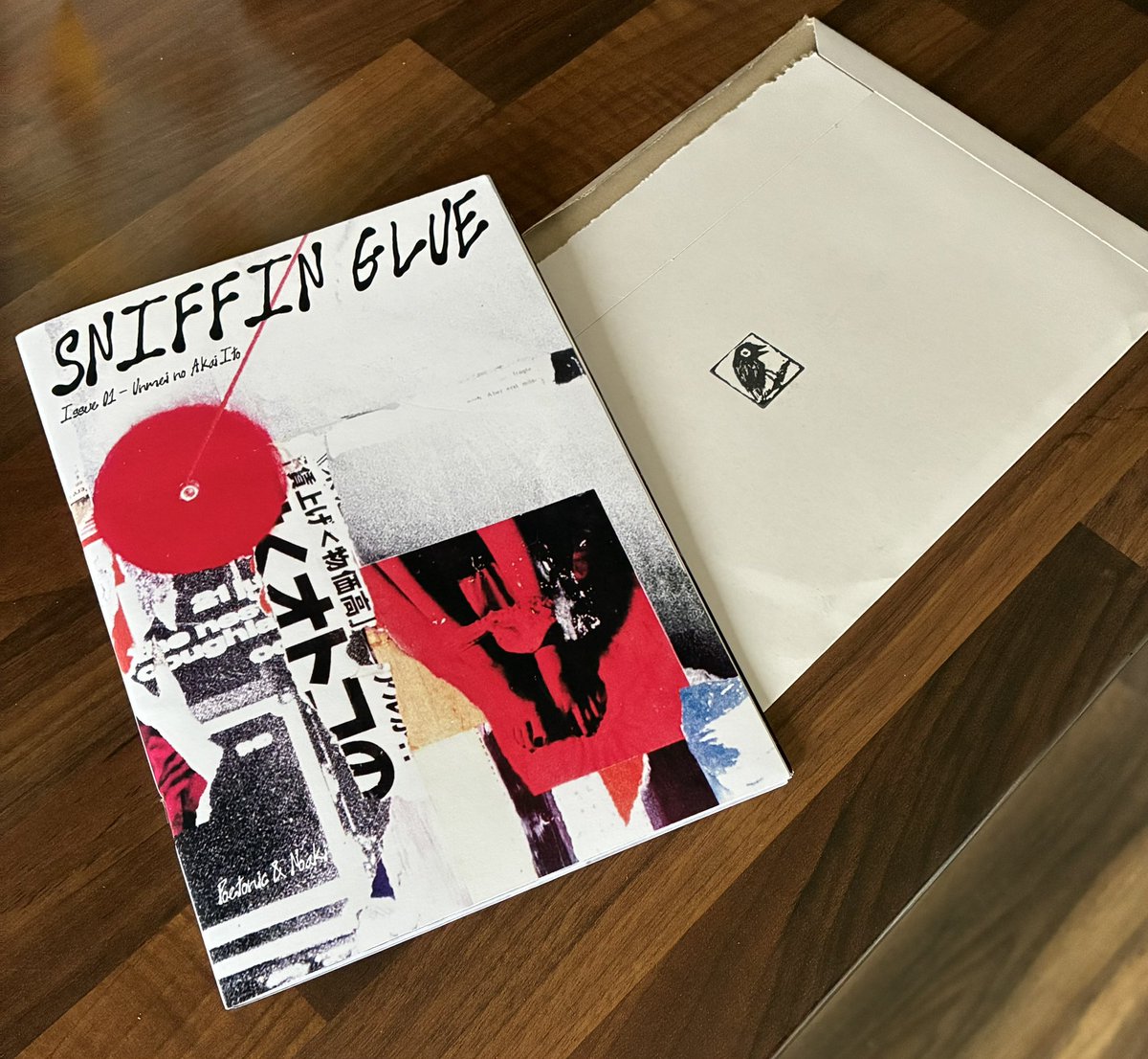 Cfcfcf789's tweet image. Little bird, little bird, fly away home.
Your work here is done. Thank you @Poetonic_Art , this arrived and absolutely brightened an otherwise dull day in the west of Scotland . Really appreciate the care you put into these, for us, simple glue sniffers. 🫡