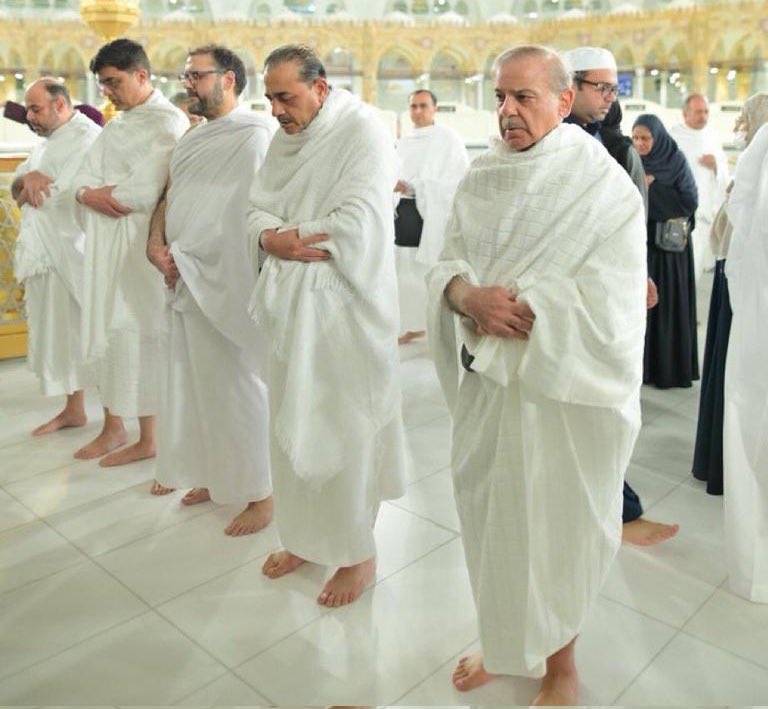 جی ہاں ناظرین ، سو ملین ڈالر لوٹنے والے ، سو ملین ڈالر کی لوٹ کو تحفظ دینے والے اور سو ملین ڈالر کو کرپٹو میں ڈبونے والے سبھی چہرے پہلی مرتبہ ایک فریم میں صرف آپکی ٹائم لائن پر۔