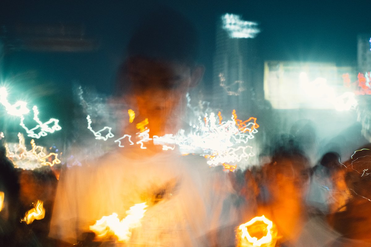 paulissonmiura's tweet image. new drop on @objktcom
Long exposure photography - People walking with candle lights in a luminous procession during the festivities of São Benedito in Cuiabá, Brasil.
"cânticos de fogo"
20 ed.
6 tez
🔗👇