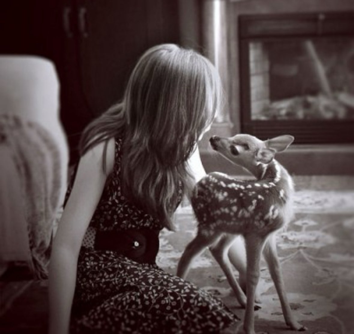 عمر العنب .. ما شال هم العناقيد
ولا درت عن ضيقة الارض غيمه

ولا شكى كثر الوطى .. واسع البيد
ولا جرح وجه الحيا .. قِل شيمه

العقل نعمه .. والقناعات تجديد
وافكارنا ما هي ب دايم .. حكيمه 

بعض الوضوح احيان يحتاج تعقيد
لأن الحياة اصلاً ما هي مستقيمه !